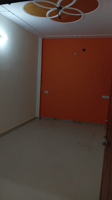 Room in 2 BHK Independent House at Gomti Nagar – for Rent