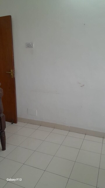Room in 2 BHK Apartment at Wanowrie – for Rent