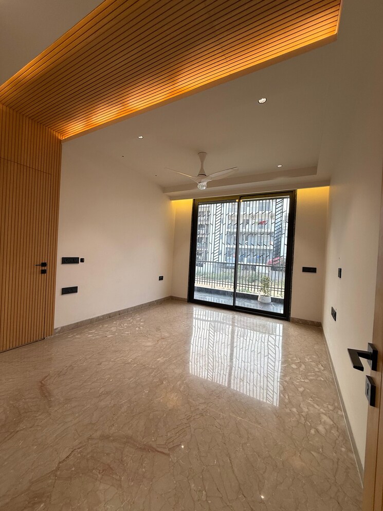 Room, huda-cghs 4 Bedroom 300 Sq.Yd. Builder Floor In Sector 56 Gurgaon 8875664