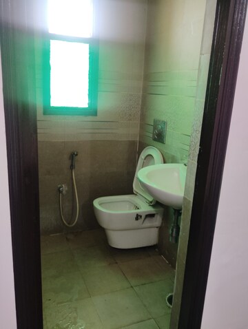 Bathroom in 1 BHK Independent House at Gomti Nagar – for Rent