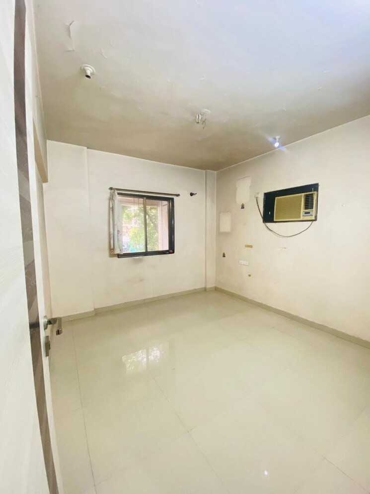 Room, kandivali east 2 Bedroom 609 Sq.Ft. Apartment In Kandivali East Mumbai 8875763