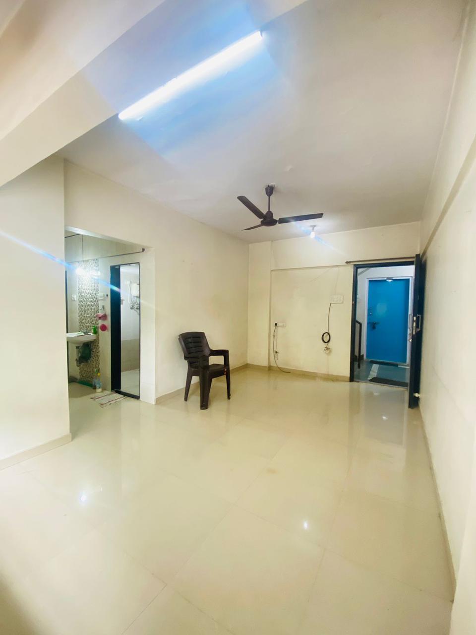 2 BHK Apartment For Rent in Thakur Complex