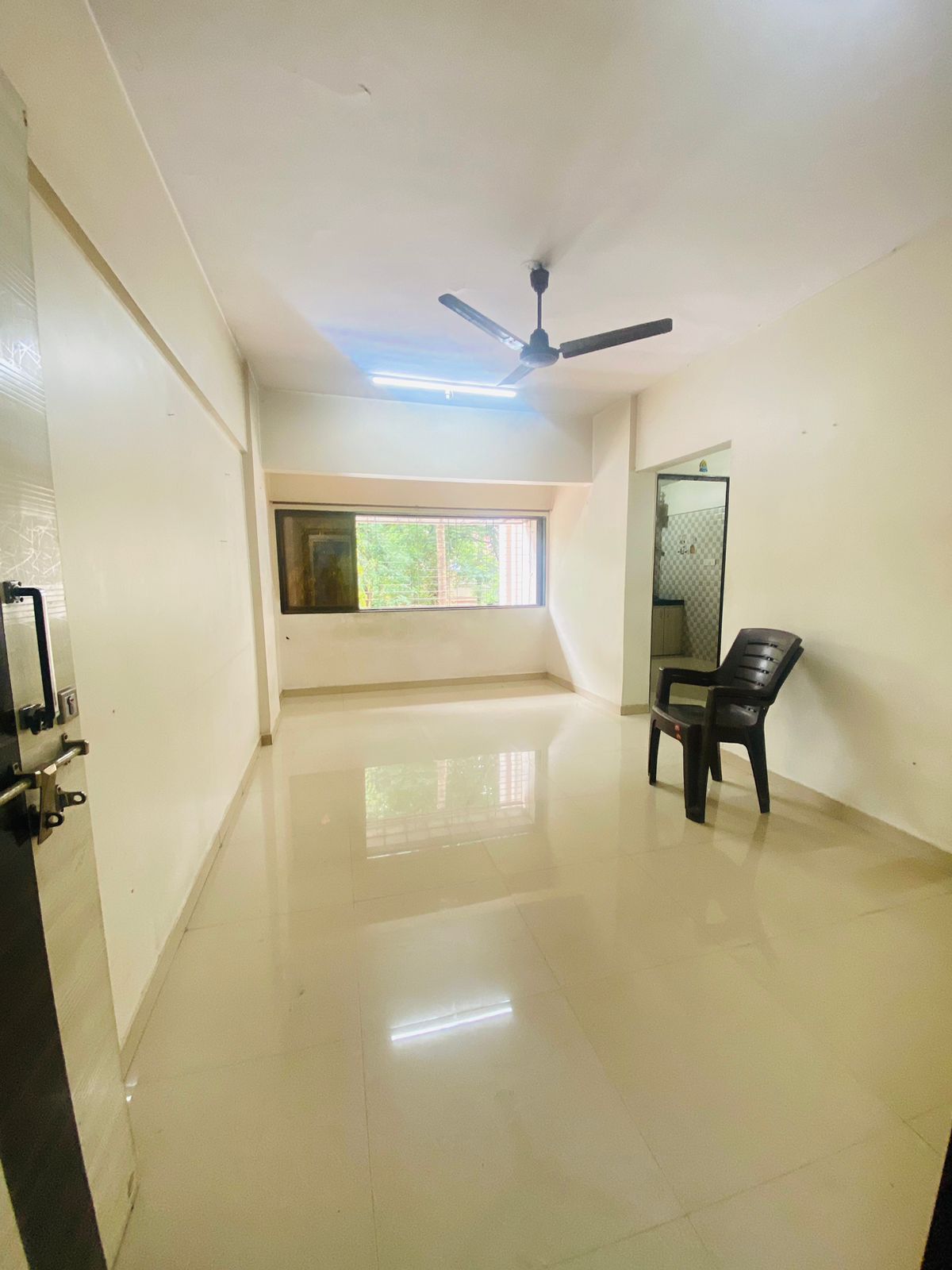 2 BHK Apartment For Rent in Thakur Complex