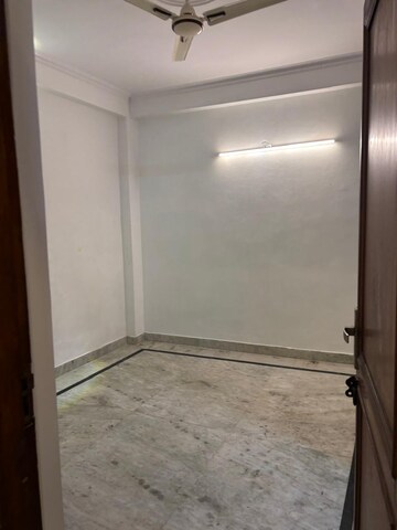 Room in 1 BHK Builder Floor at Khirki Extension – for Rent