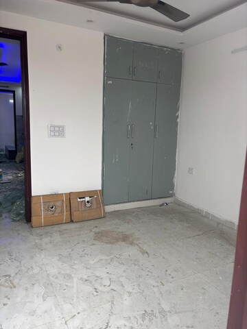 Room in 1 BHK Builder Floor at Khirki Extension – for Rent