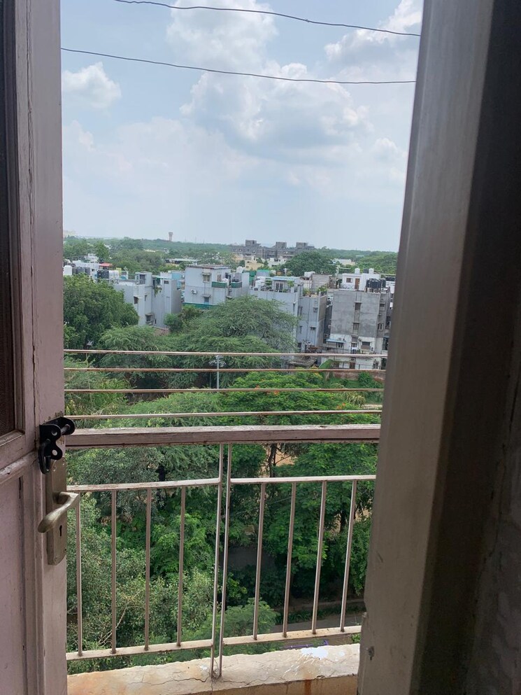 Balcony, alaknanda 3 Bedroom 1400 Sq.Ft. Apartment In Alaknanda Delhi 8875688