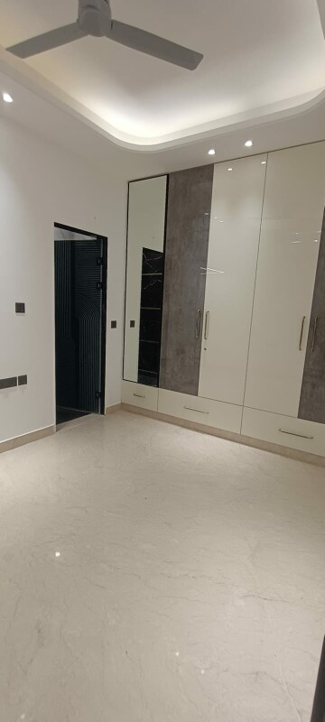 Room in 2 BHK Builder Floor at Lajpat Nagar 4 – for Rent