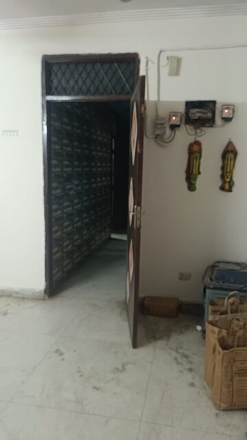 Master Bedroom in 2 BHK Builder Floor at Malviya Nagar – for Rent