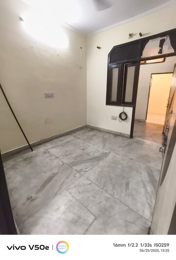 Room in 2 BHK Builder Floor at Tagore Garden – for Rent