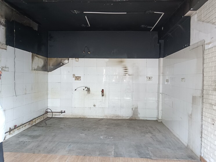 Kitchen, kapoorthala Commercial Shop 350 Sq.Ft. In Kapoorthala Lucknow 8875804