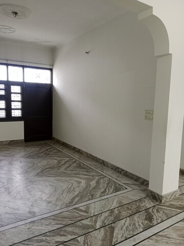 Room in 3.5 BHK Builder Floor at Sector 13 – for Rent