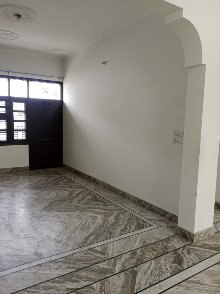 Room, sector 13 3.5 Bedroom 2065 Sq.Ft. Builder Floor In Sector 13 Panipat 8875889