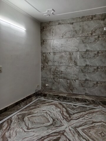Room in 3.5 BHK Builder Floor at Sector 13 – for Rent