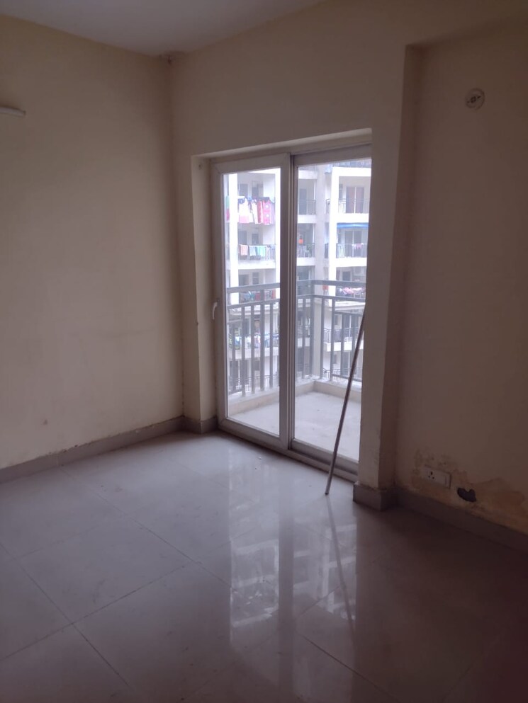Room, galaxy-north-avenue-ll 3 Bedroom 1250 Sq.Ft. Apartment In Gaur City 2 Greater Noida 8875858