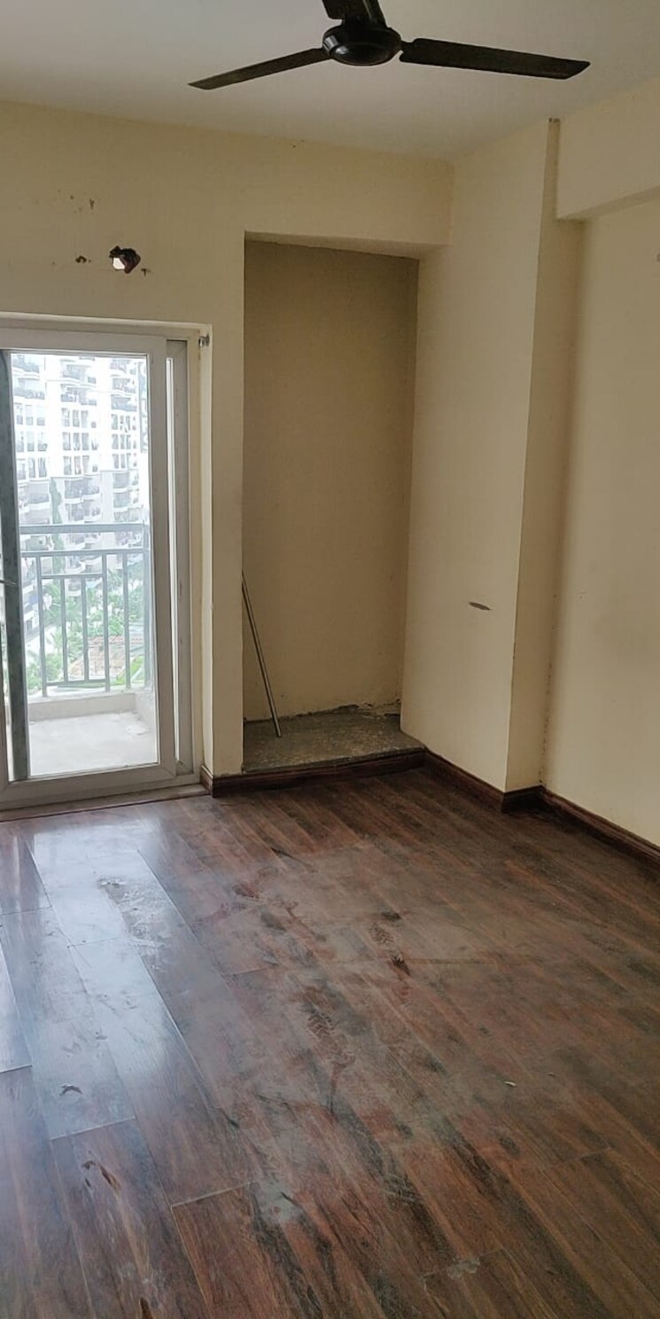 Room, galaxy-north-avenue-ll 3 Bedroom 1250 Sq.Ft. Apartment In Gaur City 2 Greater Noida 8875858