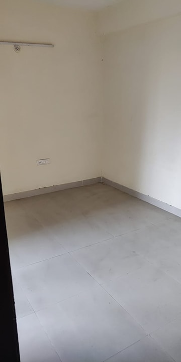 Room in 3 BHK Apartment at Galaxy North Avenue ll, Gaur City 2 – for Sale