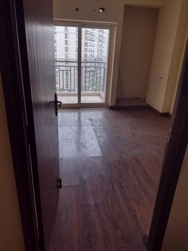 Room, galaxy-north-avenue-ll 3 Bedroom 1250 Sq.Ft. Apartment In Gaur City 2 Greater Noida 8875858