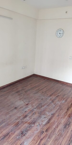 Room in 3 BHK Apartment at Galaxy North Avenue ll, Gaur City 2 – for Sale