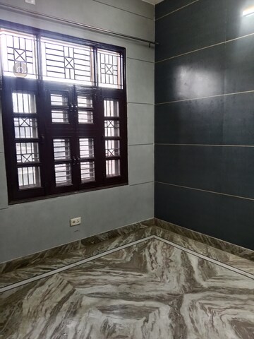 Room in 3.5 BHK Builder Floor at Sector 13 – for Rent