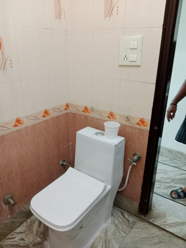 Bathroom, sector 13 3.5 Bedroom 2065 Sq.Ft. Builder Floor In Sector 13 Panipat 8875889