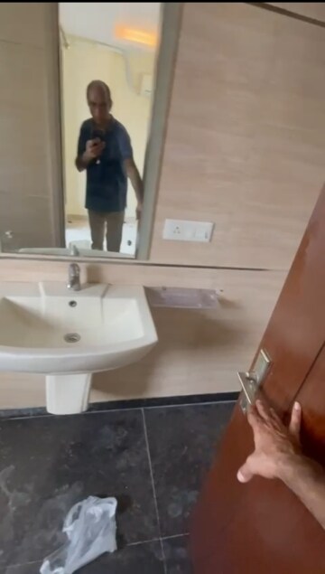 Furnished Amenities in 2 BHK Builder Floor at Lajpat Nagar 4 – for Rent