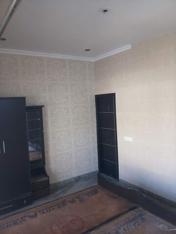 Room in 2 BHK Apartment at Palam Vihar – for Rent
