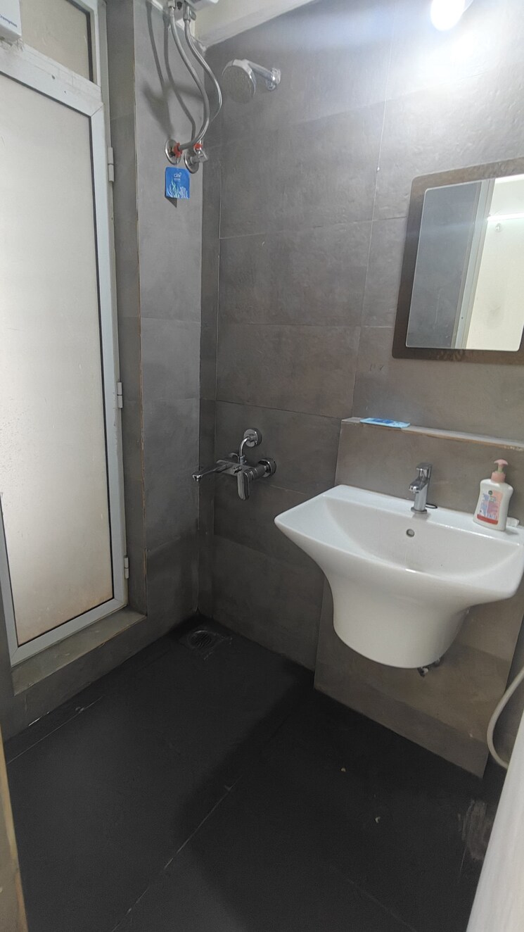 Bathroom, nine-dimensions-apoorva-rise 2 Bedroom 600 Sq.Ft. Apartment In Chembur Mumbai 8875920