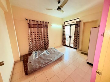 Room in 2 BHK Apartment at Genexx Valley, Diamond Harbour Road – for Rent
