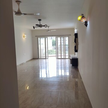 Room in 2 BHK Apartment at Vascon Forest County, Kharadi – for Rent