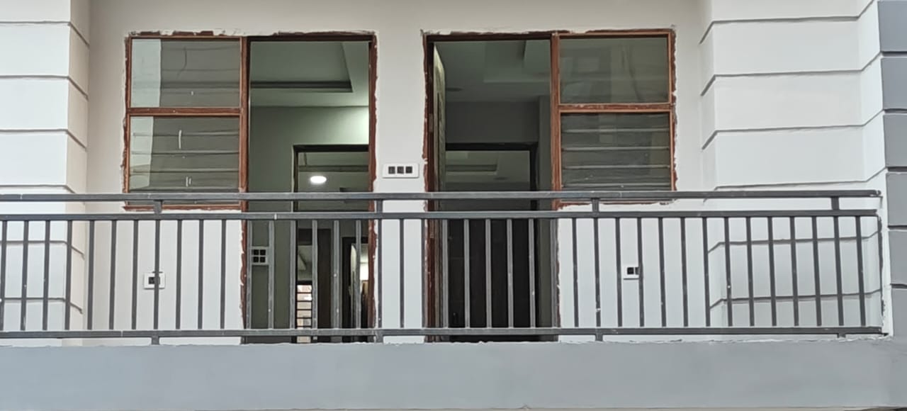 3 BHK + Pooja Room 120 Sq.Yd. Builder Floor in Soha Neal City