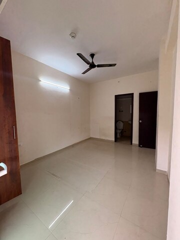 Room in 3 BHK Apartment at Windsor Paradise 2, Raj Nagar Extension – for Rent
