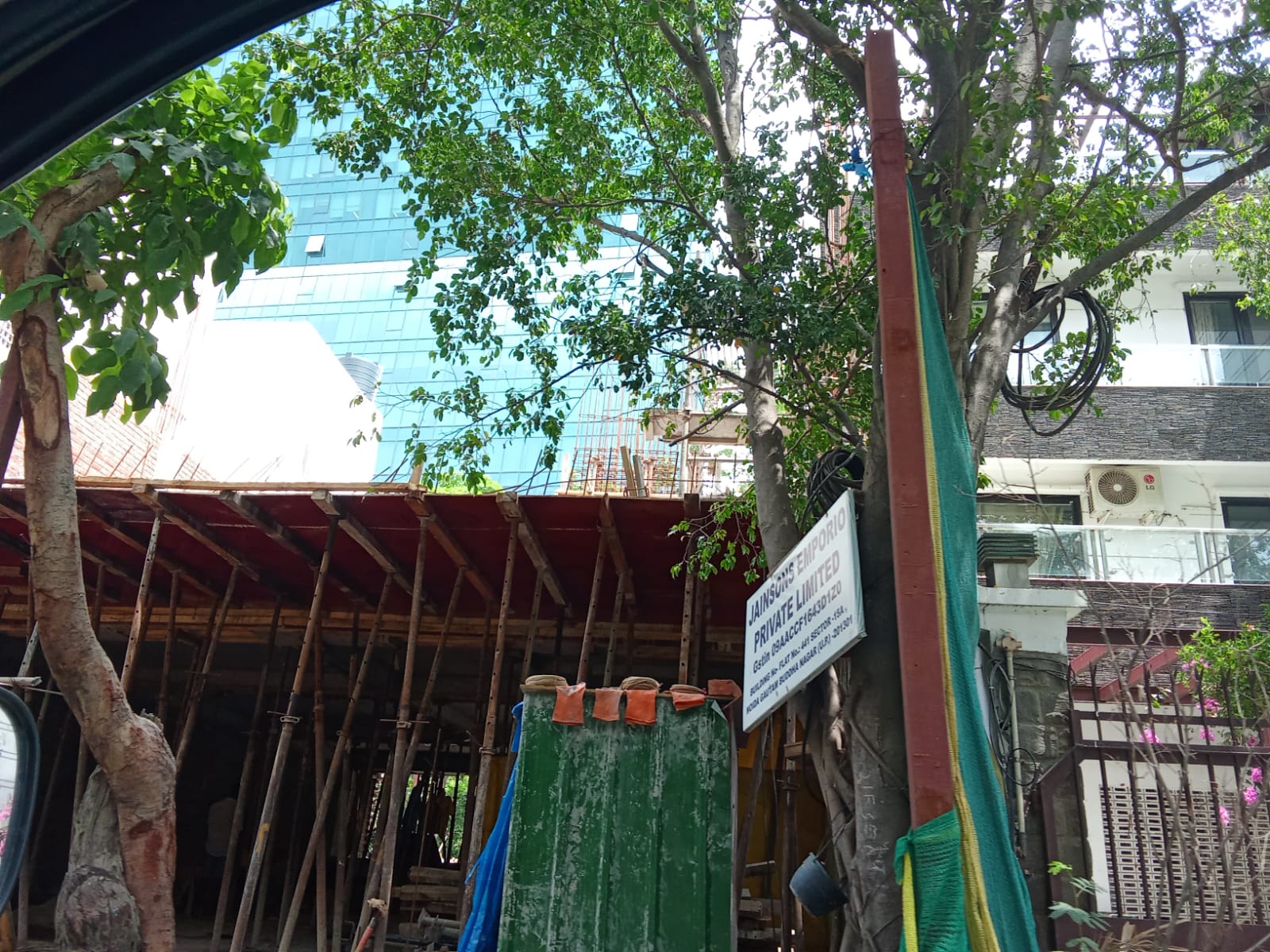 Plot For Sale in Dlf Ankur Vihar 