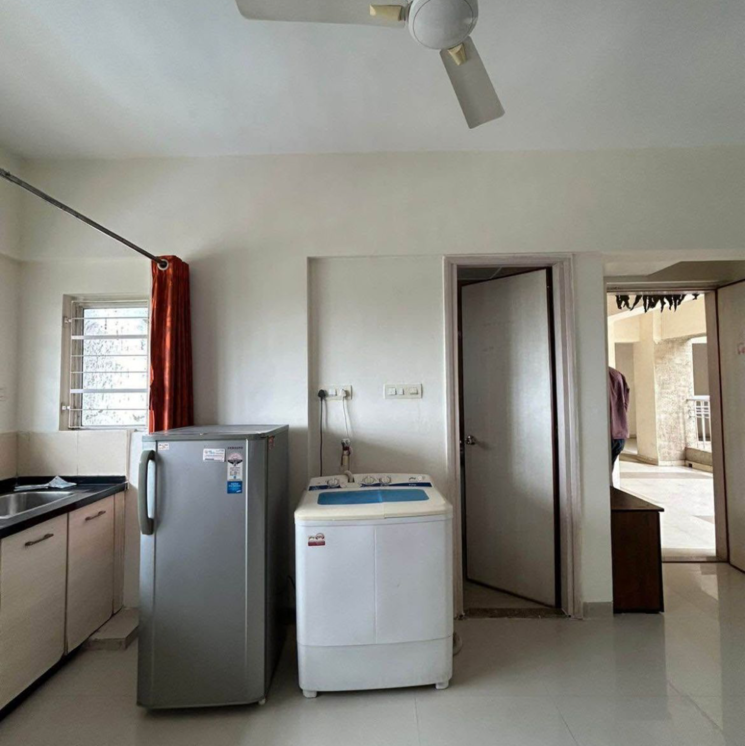 Room, amanora-metro-tower Studio 350 Sq.Ft. Apartment In Amanora Park Town Pune 8876061