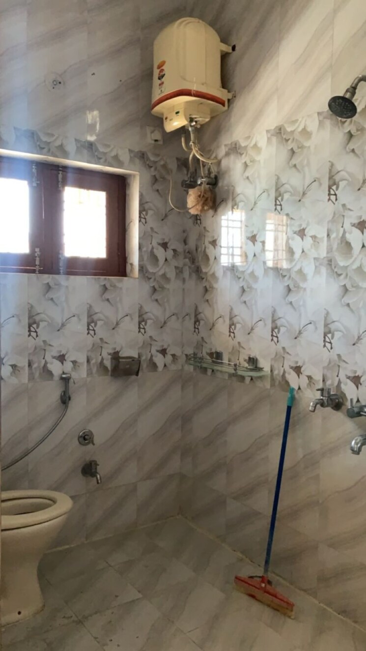 Bathroom, pc-treasure-valley 3 Bedroom 1700 Sq.Ft. Apartment In East Canal Road Dehradun 8876078