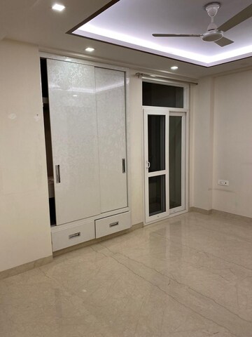 Room in 3 BHK Apartment at Boutique Residential Apartments A-10, Gulmohar Park – for Rent