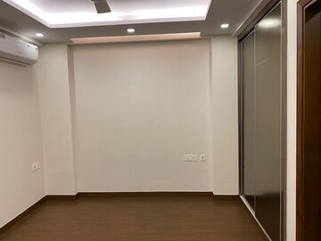 Room in 3 BHK Apartment at Boutique Residential Apartments A-10, Gulmohar Park – for Rent