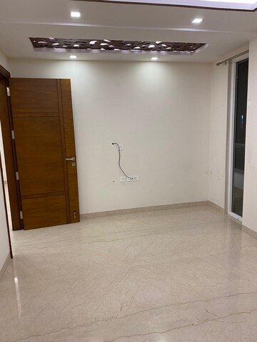 Room in 3 BHK Apartment at Boutique Residential Apartments A-10, Gulmohar Park – for Rent