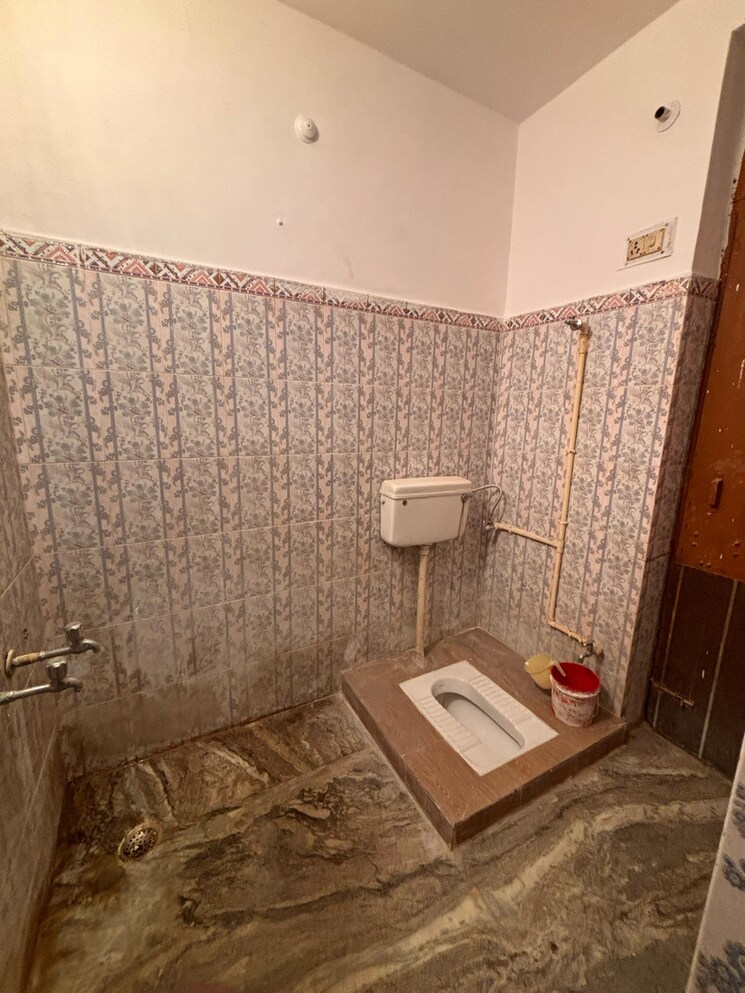 Bathroom, gomti nagar 2 Bedroom 1250 Sq.Ft. Independent House In Gomti Nagar Lucknow 8876144