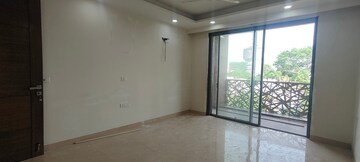 Room in 5 BHK Builder Floor at Green Wood City, Sector 45 – for Sale