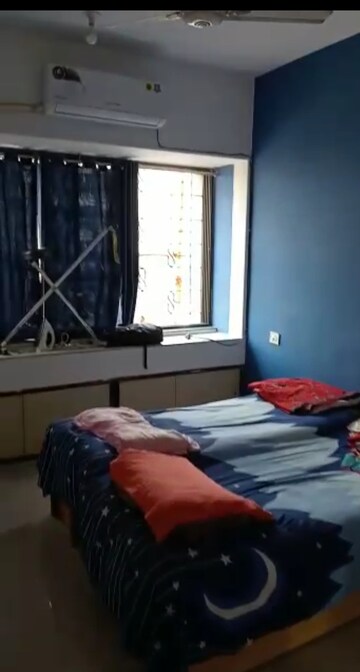 Bedroom in 2 BHK Apartment at Ashirwad  CHS Sewri, Sewri – for Rent
