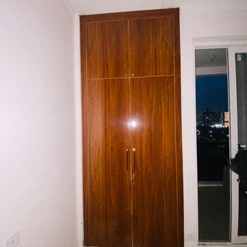 Furnished Amenities in 3 BHK Apartment at Amrapali Riverview, Amrapali Leisure Valley – for Rent