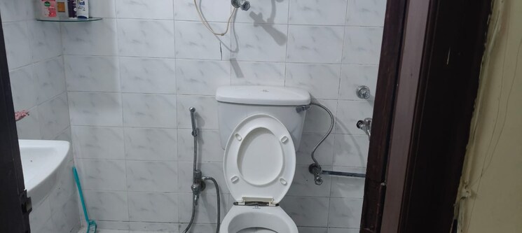 Attached Bathroom, dlf-atria 3 Bedroom 2400 Sq.Ft. Builder Floor In Dlf Phase ii Gurgaon 8876252