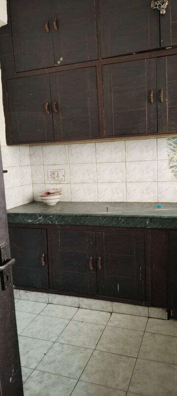 Kitchen in 3 BHK Builder Floor at DLF Atria, Dlf Phase ii – for Rent
