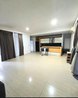 Living Room in 3 BHK Builder Floor at Sector 35 – for Sale