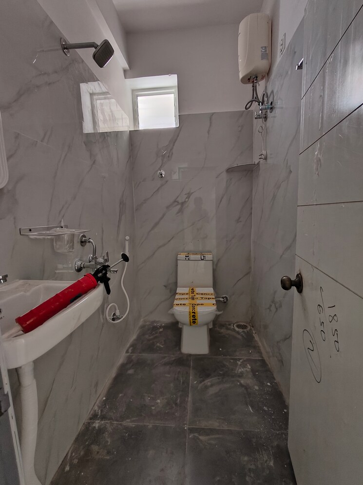 Bathroom, kondapur 1 Bedroom 600 Sq.Ft. Apartment In Kondapur Hyderabad 8876357