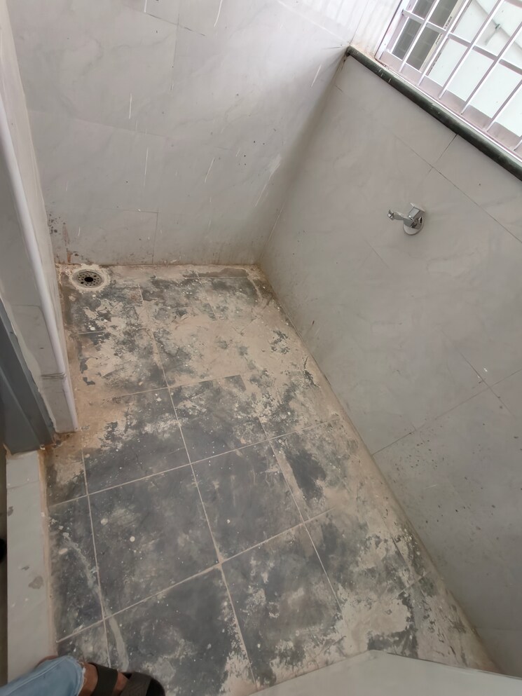 Bathroom, kondapur 1 Bedroom 600 Sq.Ft. Apartment In Kondapur Hyderabad 8876357