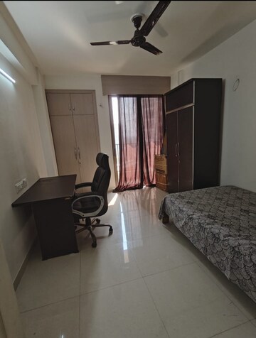 Living Room in 2 BHK Apartment at Gomti Nagar – for Rent