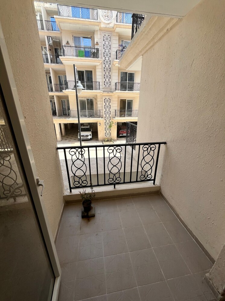 Balcony, signature-global-park-4-and-5 3 Bedroom 1120 Sq.Ft. Builder Floor In Sohna Sector 36 Gurgaon 8876456