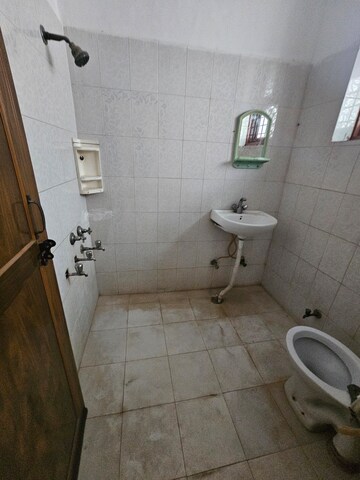Bathroom in 2 BHK Builder Floor at Sector 9 – for Rent