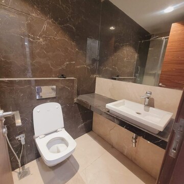 Team Area in 2 BHK Apartment at Juhu – for Rent